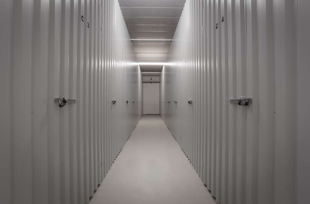 Access control: enabling secure and flexible self-storage